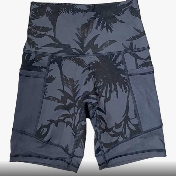 Aerie Tropical Print Side Pocket Bike Shorts in Black & Gray - Picture 1 of 5